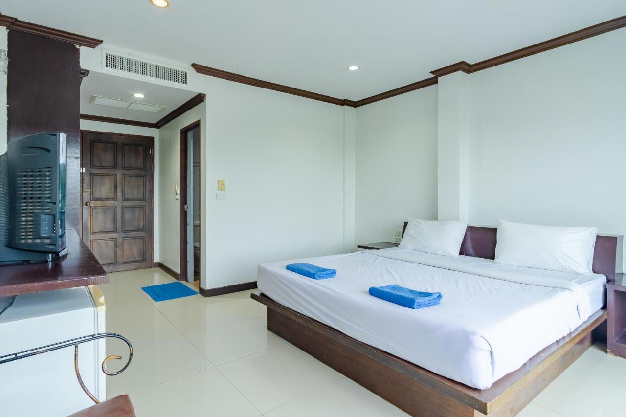 Goodday Kathu Apartment Bagian luar foto