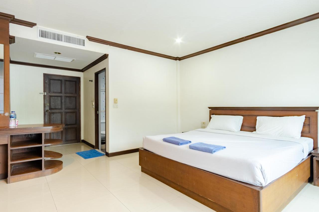 Goodday Kathu Apartment Bagian luar foto
