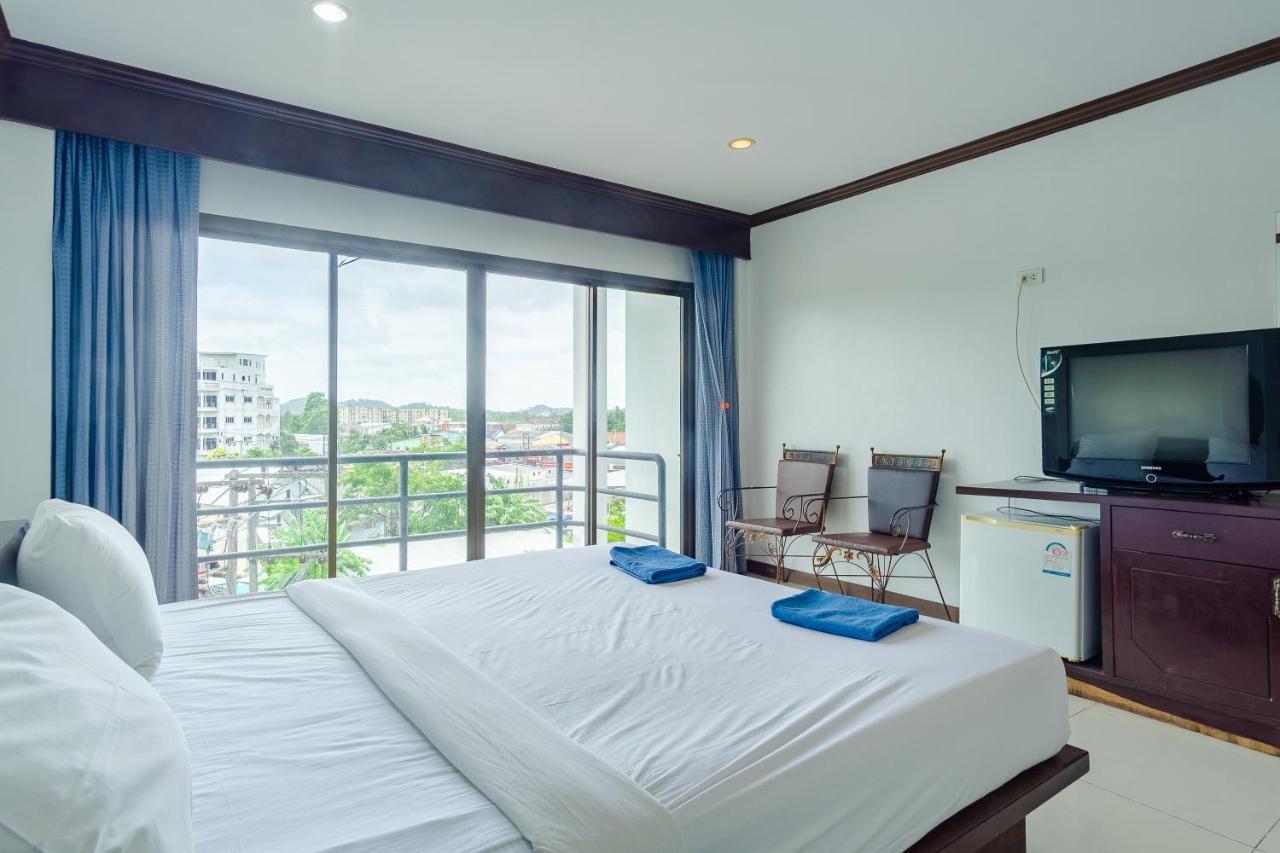 Goodday Kathu Apartment Bagian luar foto