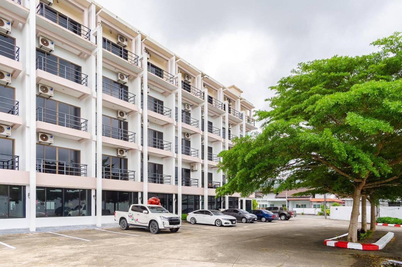 Goodday Kathu Apartment Bagian luar foto